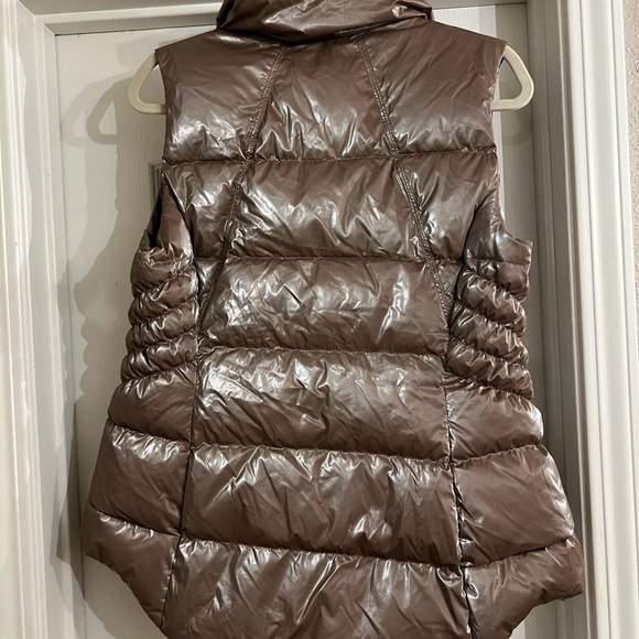 Athleta Downtown Puffer Vest Metallic Taupe Insulated Women’s - Small - Picture 3 of 7